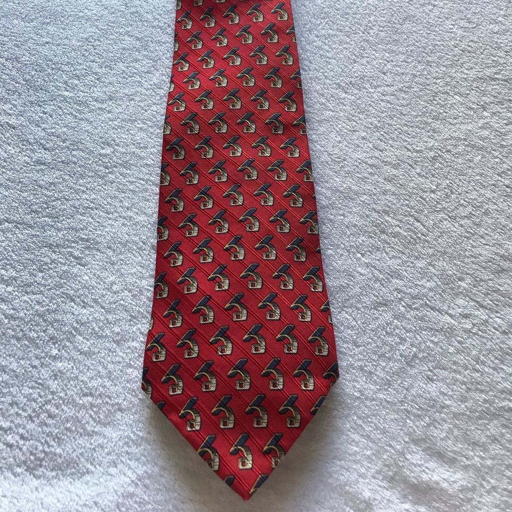 Countess Mara Tie